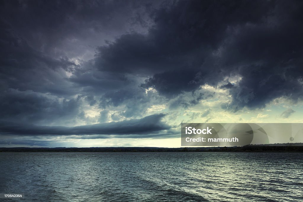 Nuvens negras de - Foto de stock de Cloudscape royalty-free