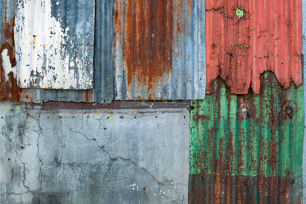 우르바노 골함석 벽 - corrugated iron metal iron rusty 뉴스 사진 이미지