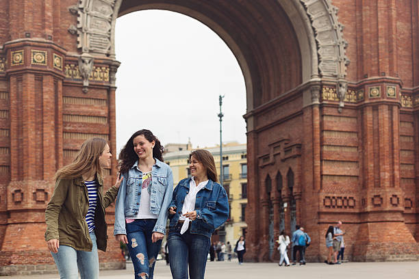 istock Young tourists in Barcelona 170549095