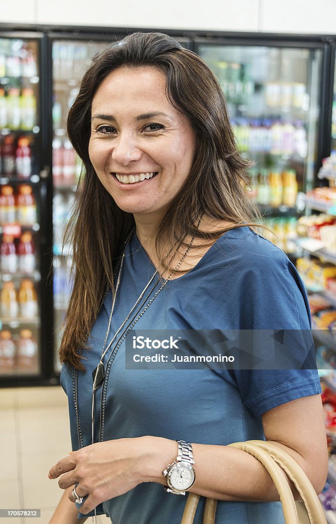 Dona de Casa com o supermercado - Royalty-free 40-44 anos Foto de stock