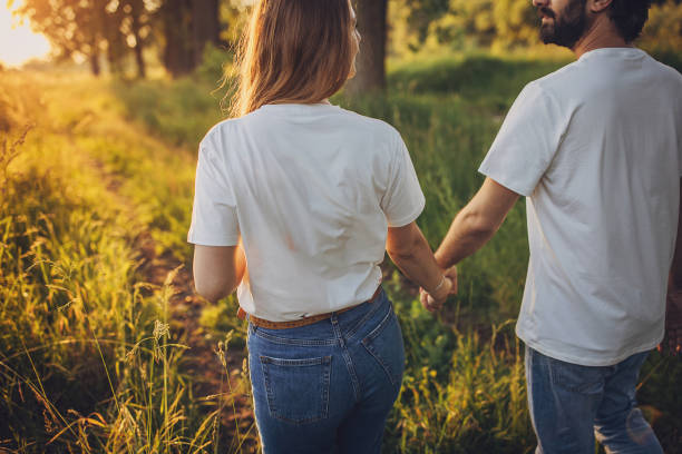 istock Couple in nature 1705909326
