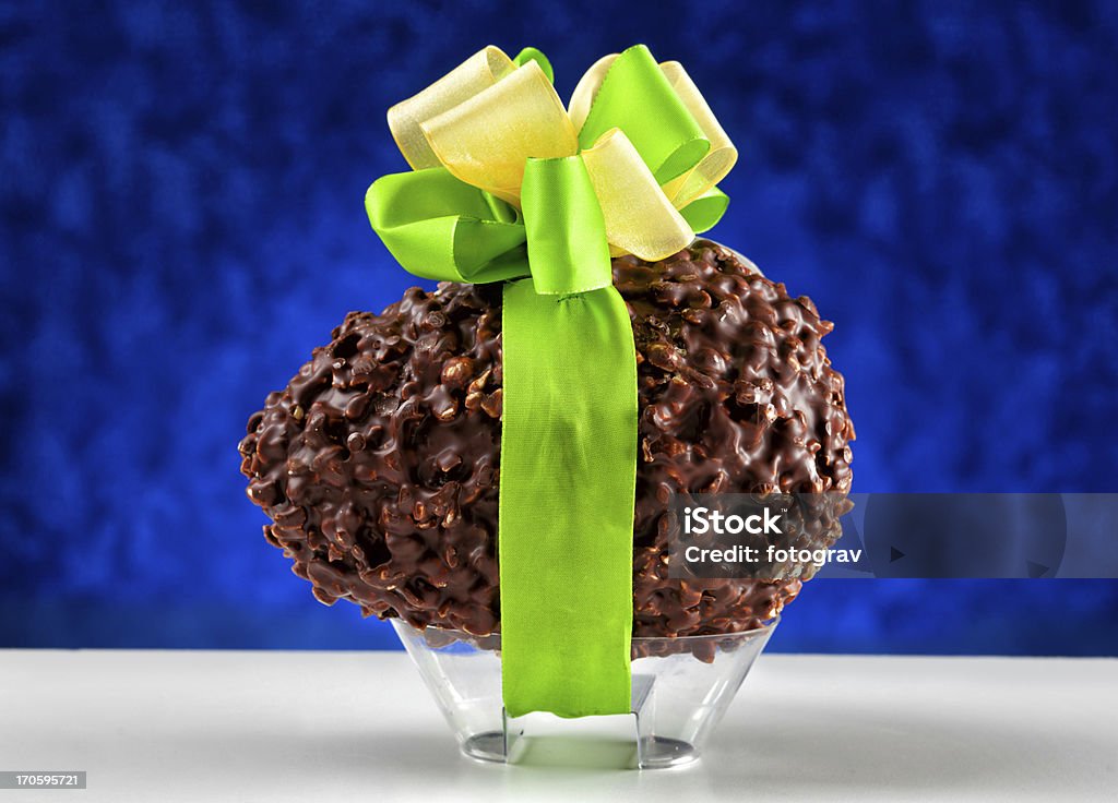 Ovo de Chocolate - Foto de stock de Amarelo royalty-free