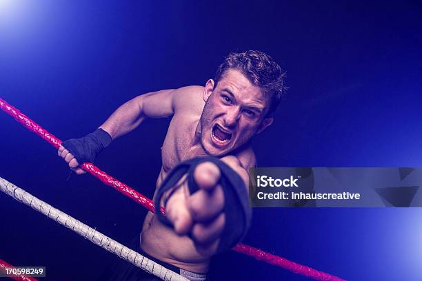 Foto de Muay Thai Boxe e mais fotos de stock de 30 Anos - 30 Anos, Agressão, Apontar - Sinal Manual