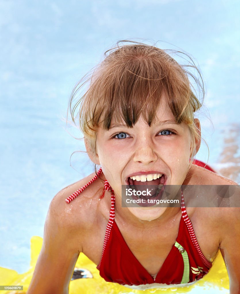 Crianças nadando com Bóia. - Foto de stock de Aprender royalty-free