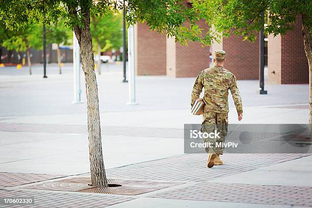 Amerikanische Soldaten Mit Büchern Stockfoto und mehr Bilder von Militär - Militär, Lernender, Veteran