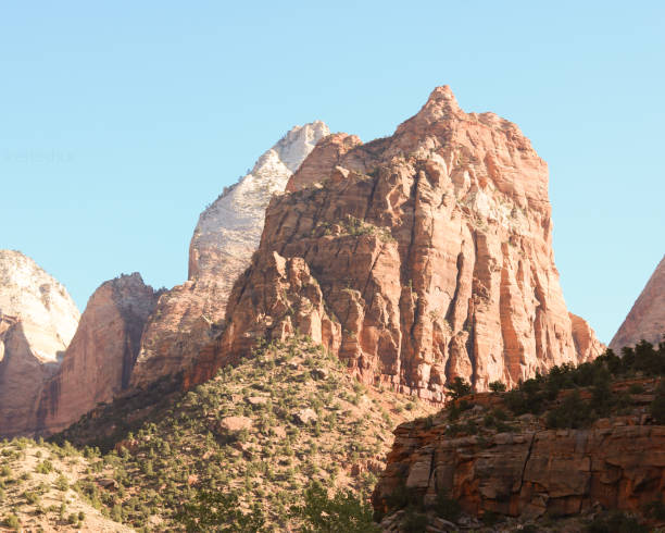 istock Red rock mountain in utah 1706061547