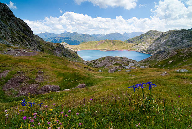 istock Ibon of Estanes. Pyrenees. Huesca. 170607023