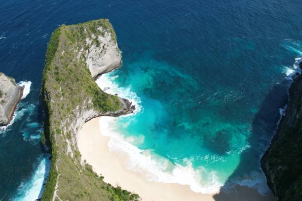 istock Nusa Penida, Indonesia 1706087118