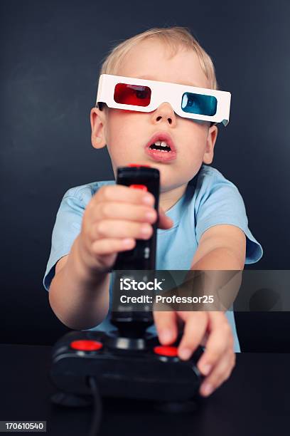 Junge Retro 3d Gamer Stockfoto und mehr Bilder von 1980-1989 - 1980-1989, 2-3 Jahre, 3D-Brille