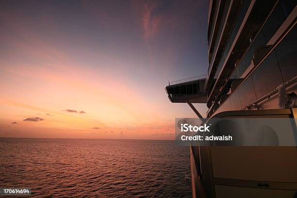Żeglarstwo Na Zachód Słońca - zdjęcia stockowe i więcej obrazów Rejs - Rejs, Karaiby, Morze Karaibskie