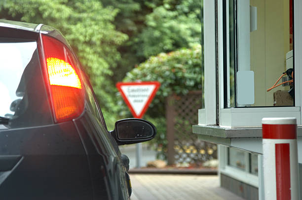 istock Warning sign at the fast food pickup 170614788