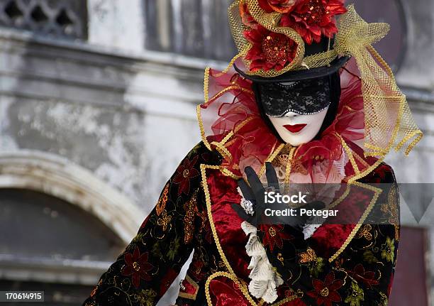 Photo libre de droit de Masquerader Au Venice Cannival banque d'images et plus d'images libres de droit de Masque - Masque, Paillette - Mercerie, Art du spectacle