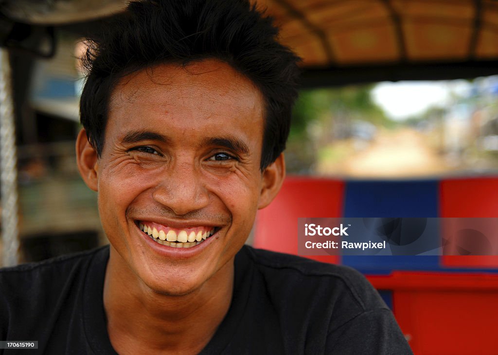 Feliz conductor de carretilla - Foto de stock de Jinrikisha libre de derechos