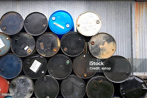 Odpady Toksyczne - zdjęcia stockowe i więcej obrazów Baryłka ropy naftowej - Baryłka ropy naftowej, Beczka - Zbiornik, Ropa naftowa
