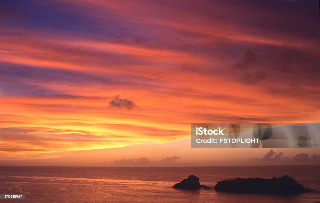 Hermosa puesta de sol en el mar - Foto de stock de Isla de Margarita libre de derechos