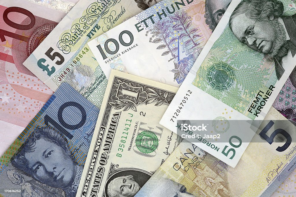 Des devises: Euro, Dollar américain, livre sterling, couronne billets - Photo de Monnaie norvégienne libre de droits