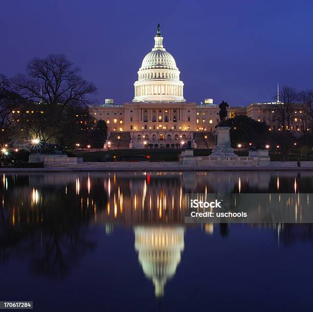 Usa Capitol W Nocy I Odbicie W Wodzie - zdjęcia stockowe i więcej obrazów Ameryka - Ameryka, Amerykańska flaga, Architektura