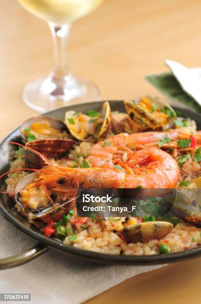 Marisco Paella - Fotografias de stock e mais imagens de Almoço - Almoço, Amêijoa - Marisco, Arroz - Alimento Básico
