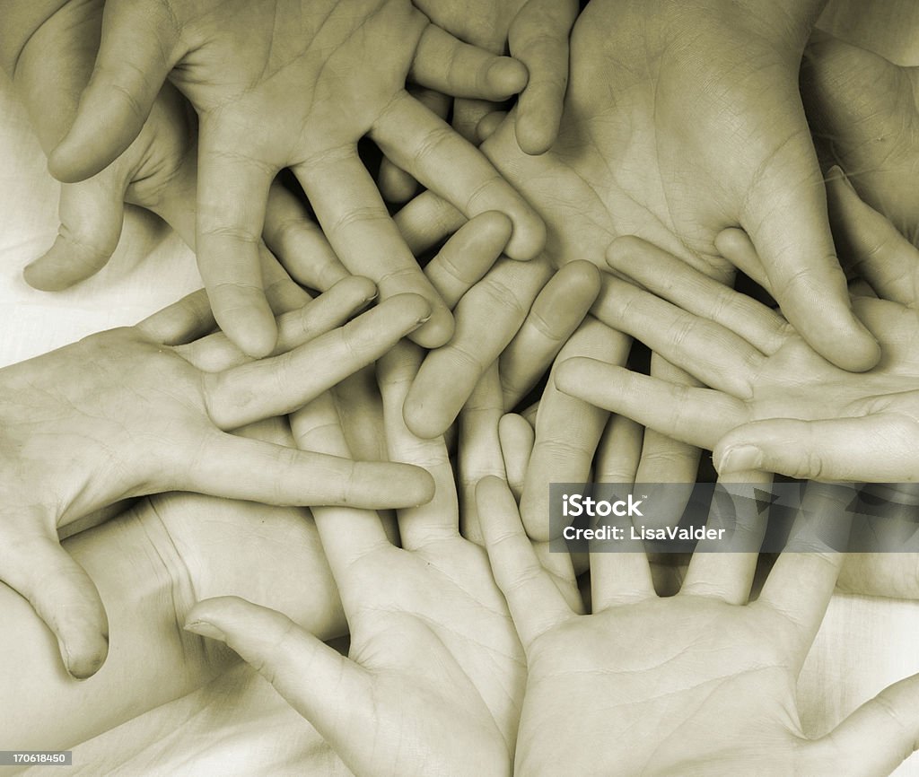 Marée de mains tendues - Photo de Entrelacement libre de droits