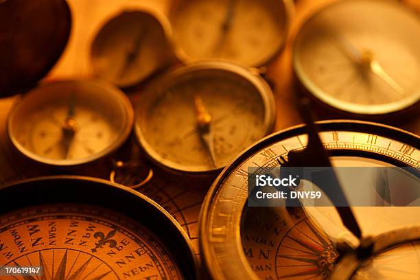 Compasses Foto de stock y más banco de imágenes de Antigualla - Antigualla, Brújula, Cartografía