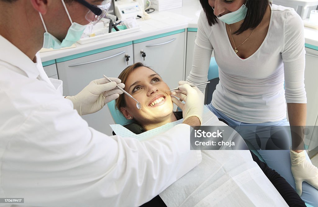 Linda garota no Dentista - Foto de stock de Cadeira de Dentista royalty-free