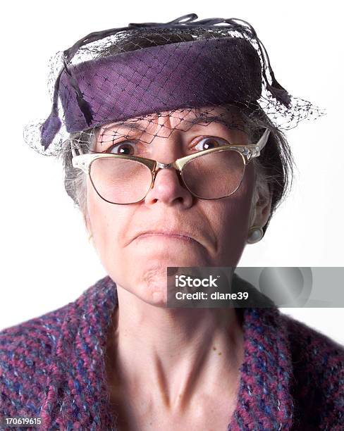 Quengelnde Alte Lady Stockfoto und mehr Bilder von Eine Frau allein - Eine Frau allein, Frauen, Brille