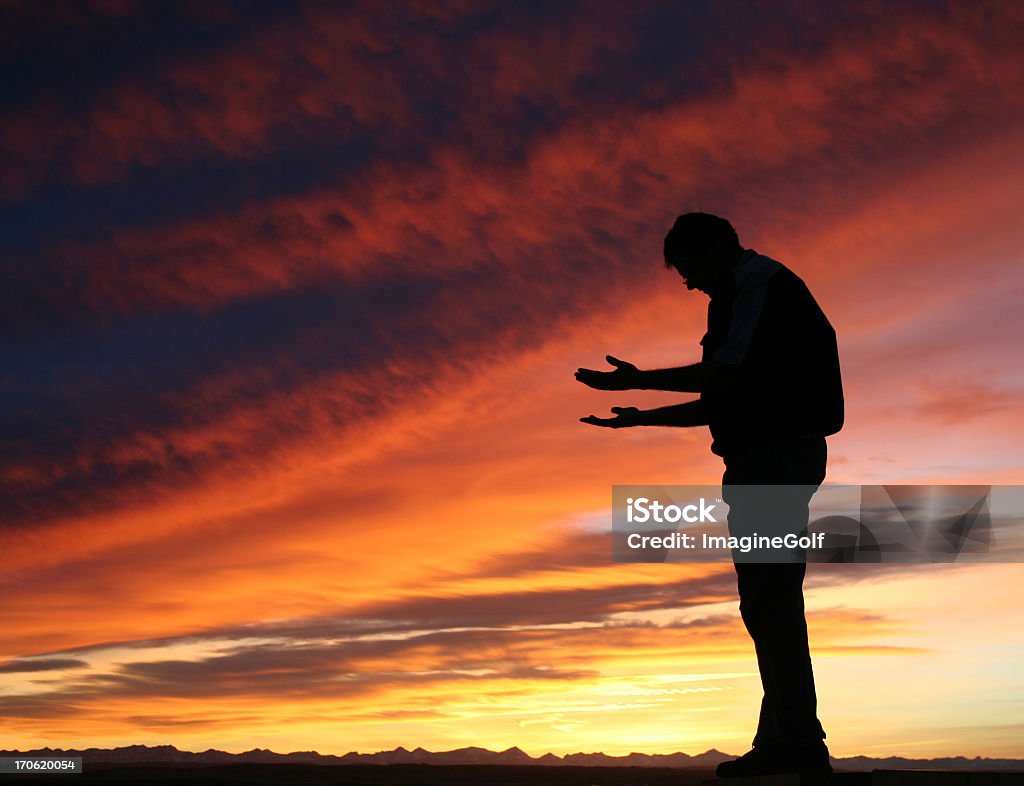 Silhouette di meditazione - Foto stock royalty-free di Sofferenza