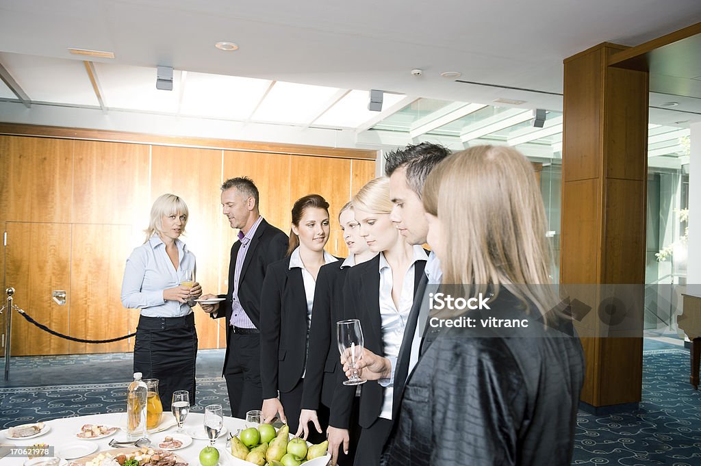 Grupo de negócios com um Buffet de Almoço - Royalty-free Adulto Foto de stock