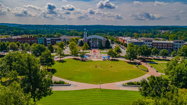 istock Suwanee Town Center, Suwanee Georgia 1706504702