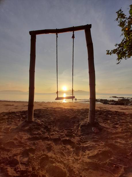 istock Tranquil Tropical Evening on the Shoreline 1707553794