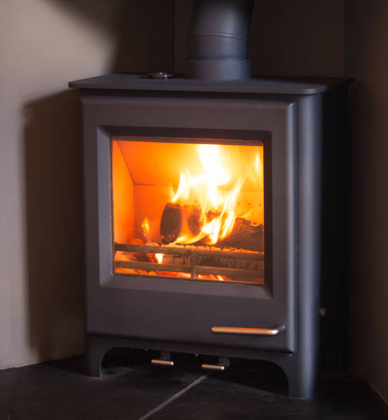neuer moderner kaminofen - ash fireplace fire log stock-fotos und bilder