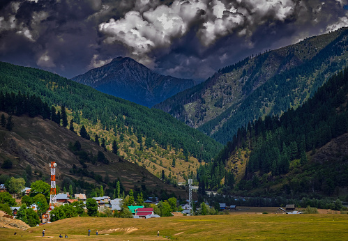 Gurez valley, one of the most beautiful and least explored places in Kashmir, is located in the high Himalayas, in the northern part of Jammu and Kashmir, India. Gurez is surrounded by snow-capped mountains. Due to heavy snowfall, the valley remains cut off for six months of the year.
The valley lies near the Line of Control, which separates Jammu and Kashmir from Pakistan occupied Kashmir. Gurez falls along the ancient silk route. Gurez valley is also known as snow leopard territory.