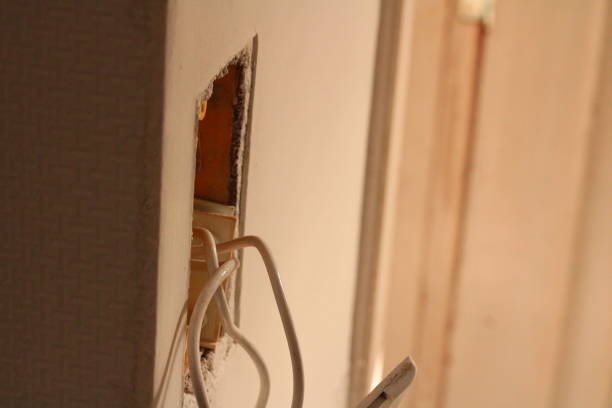 istock Exposed Electrical Wires in the Home 1708733165