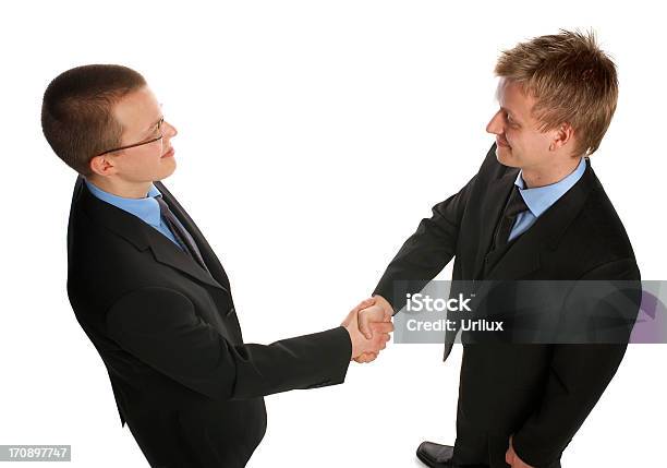 Dois Empresários Agitando As Mãos - Fotografias de stock e mais imagens de Acordo - Acordo, Adulto, Amizade