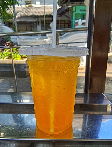 Sweet and refreshing orange flavored ice