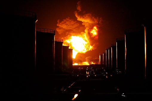 Big oil refinery fire