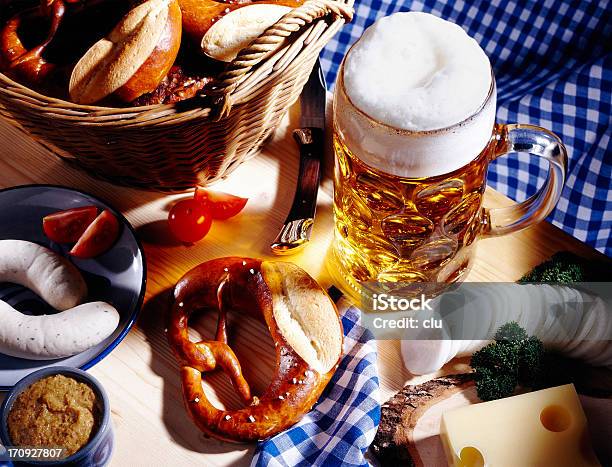 Foto de Bavarian Refeição E Uma Taça De Cerveja e mais fotos de stock de Festa da cerveja - Festa da cerveja, Cerveja, Comida
