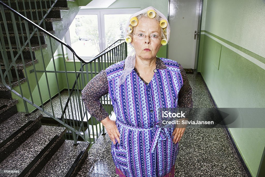 Злая Домохозяйка аргумент - Стоковые фото Пожилые женщины роялти-фри