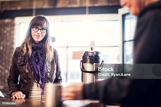 Café Latte Stockfoto und mehr Bilder von Abwarten - Abwarten, Barista, Bedienungspersonal