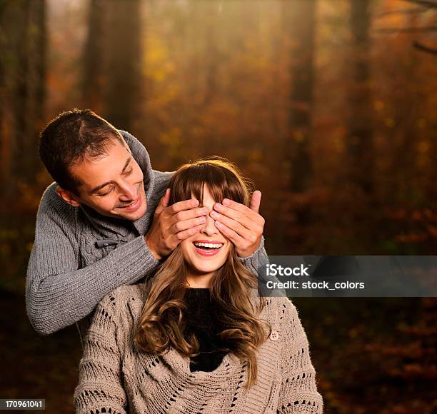 Pareja Alegre Foto de stock y más banco de imágenes de 25-29 años - 25-29 años, Adulto, Adulto joven