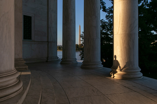 pillars of Thomas Jefferson memorial hall