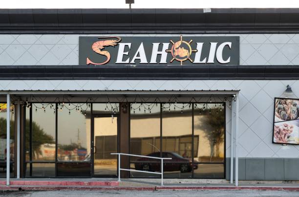 seaholic seafood e oyster bar exterior da loja de negócios em houston, tx. - mulato - fotografias e filmes do acervo