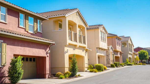 istock Row of single family homes 1710313547