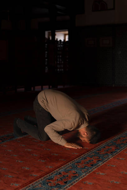 istock Muslim man worshipping in a mosque. 1710417621