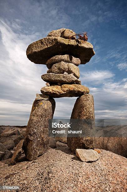 Photo libre de droit de Inuksuk banque d'images et plus d'images libres de droit de Caillou - Caillou, Canada, Concepts