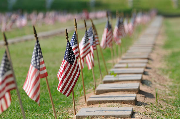 istock American Flags and Headstones 171099974