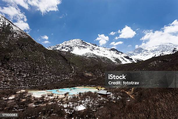Huanglong Valley Sichuan China Foto de stock y más banco de imágenes de Agua - Agua, Aire libre, Asia