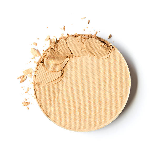 broken visage poudre sur fond blanc - powder make up photos et images de collection