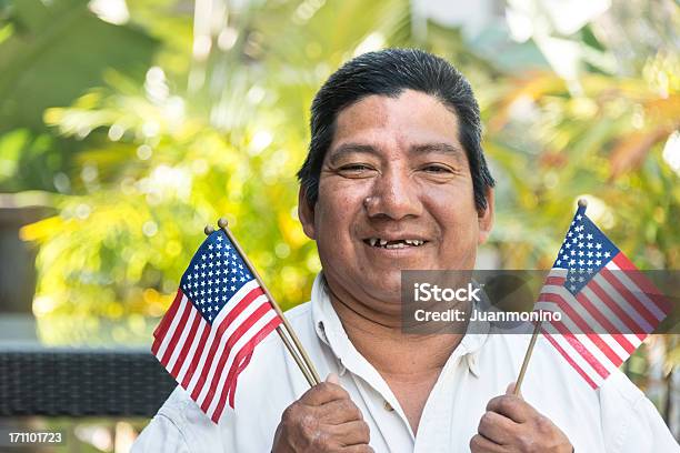 Hispanic Immigrato - Fotografie stock e altre immagini di Messicano - Messicano, Rifugiato, Bandiera degli Stati Uniti