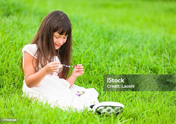 Rapariga Engraçada - Fotografias de stock e mais imagens de 6-7 Anos - 6-7 Anos, Alegria, Ao Ar Livre